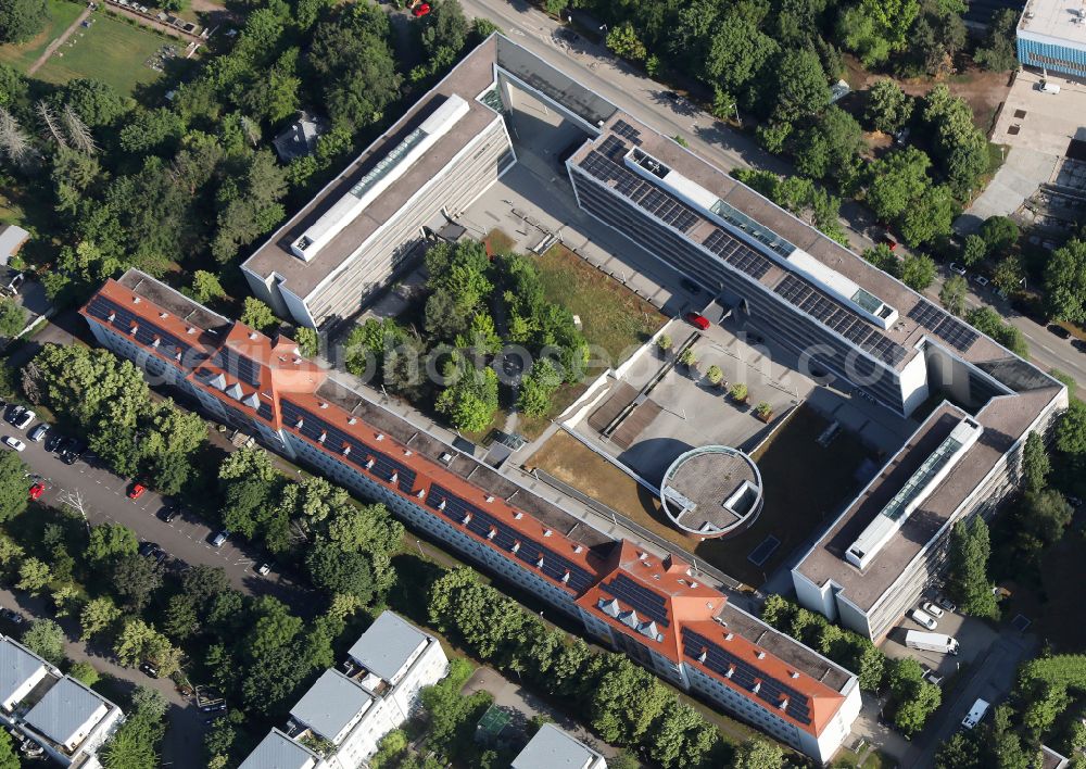 Erfurt from above - Administrative building of the State Authority Thueringer Ministerium fuer Migration, Justiz und Verbraucherschutz, Thueringer Ministerium fuer Bau, Landesentwicklung und Verkehr and Thueringer Ministerium fuer Bildung, Jugend und Sport in the district Loebervorstadt in Erfurt in the state Thuringia