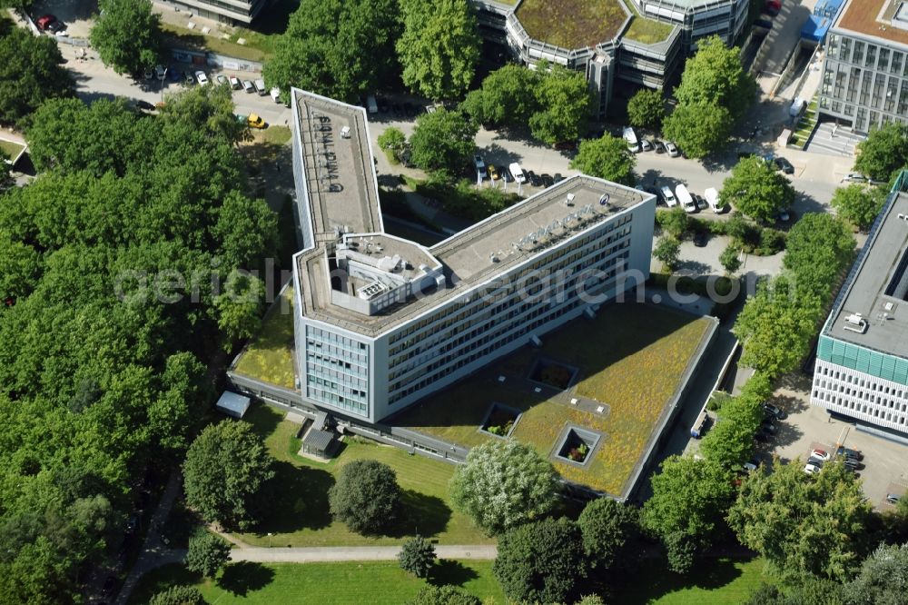 Hamburg from above - Office and administration buildings of the insurance and finance company Signal Iduna in the City Nord business quarter in Hamburg