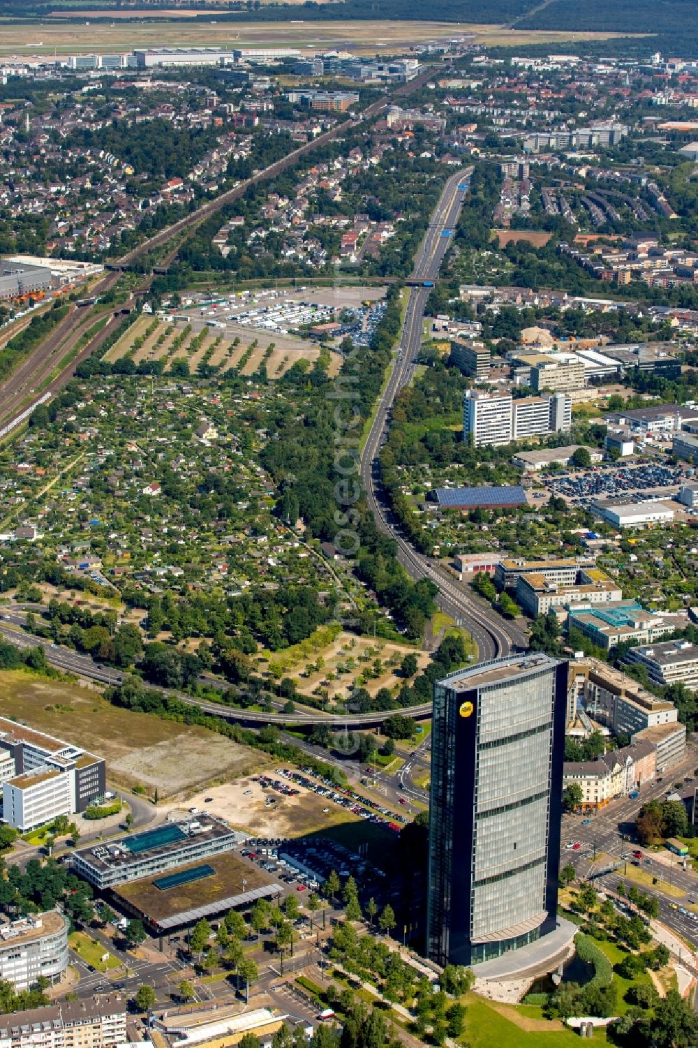 Düsseldorf from the bird's eye view: Office and administration buildings of the insurance company ARAG SE in Duesseldorf in the state North Rhine-Westphalia