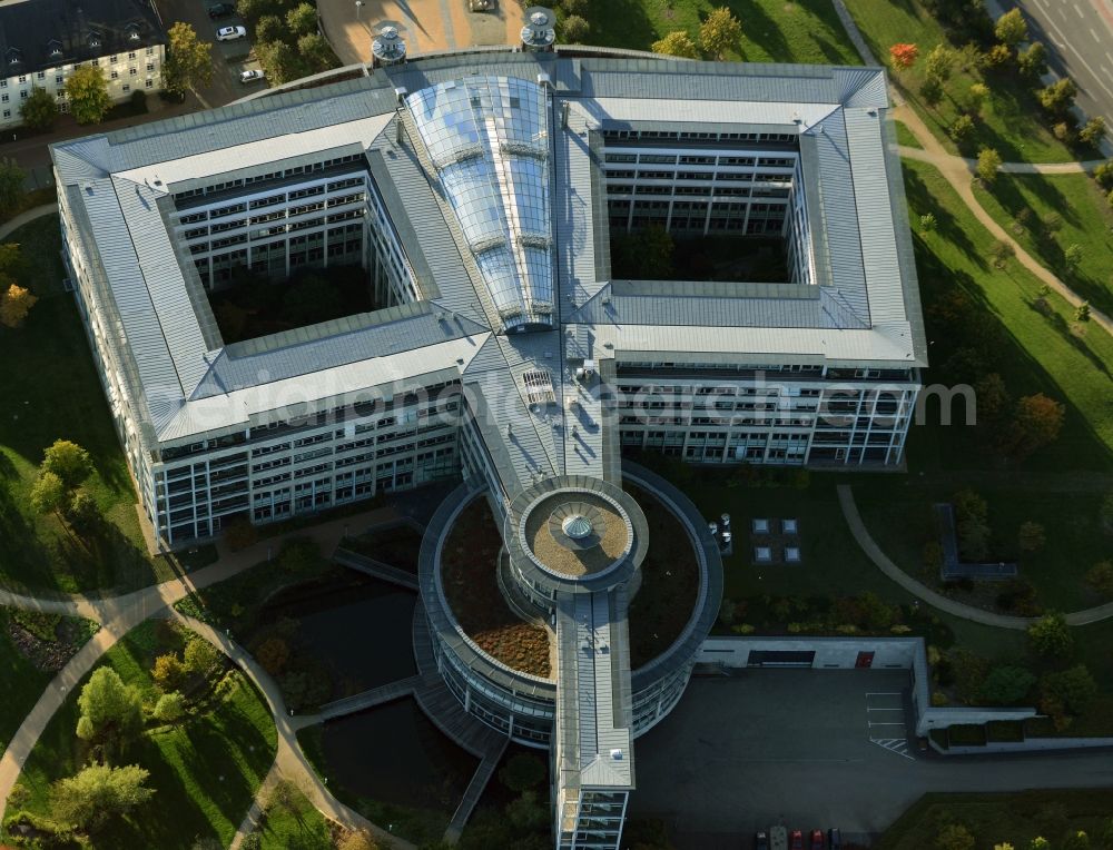 Aerial image Halle (Saale) - Office and administration buildings of the insurance company Deutsche Rentenversicherung Mitteldeutschland on Paracelsusstrasse in Halle (Saale) in the state Saxony-Anhalt