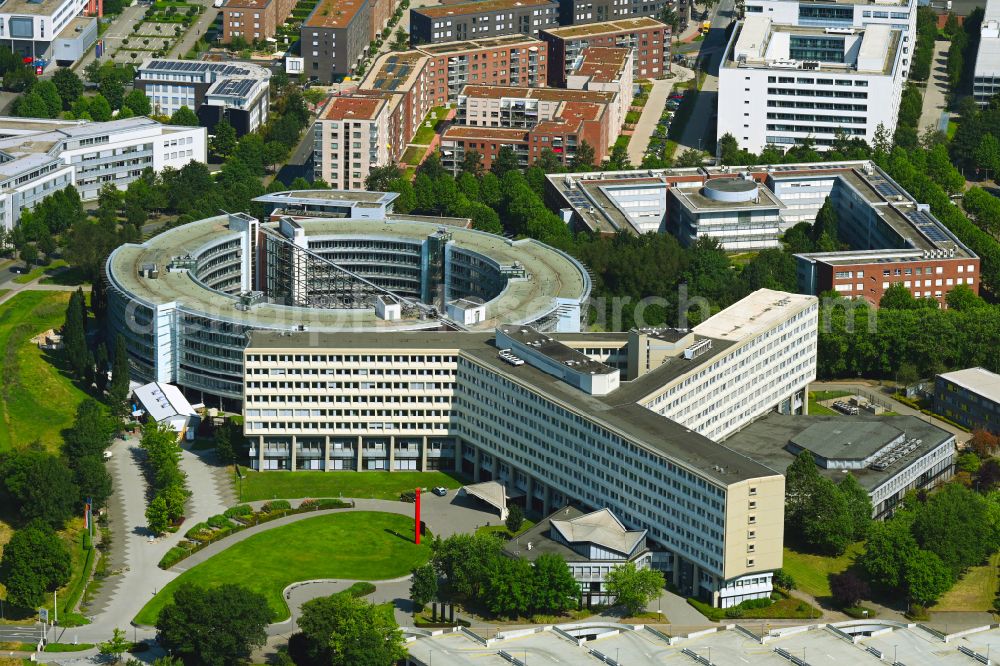 Münster from the bird's eye view: Office and administration buildings of the insurance company Deutsche Rentenversicherung Westfalen an der Gartenstrasse in the district Rumphorst in Muenster in the state North Rhine-Westphalia, Germany