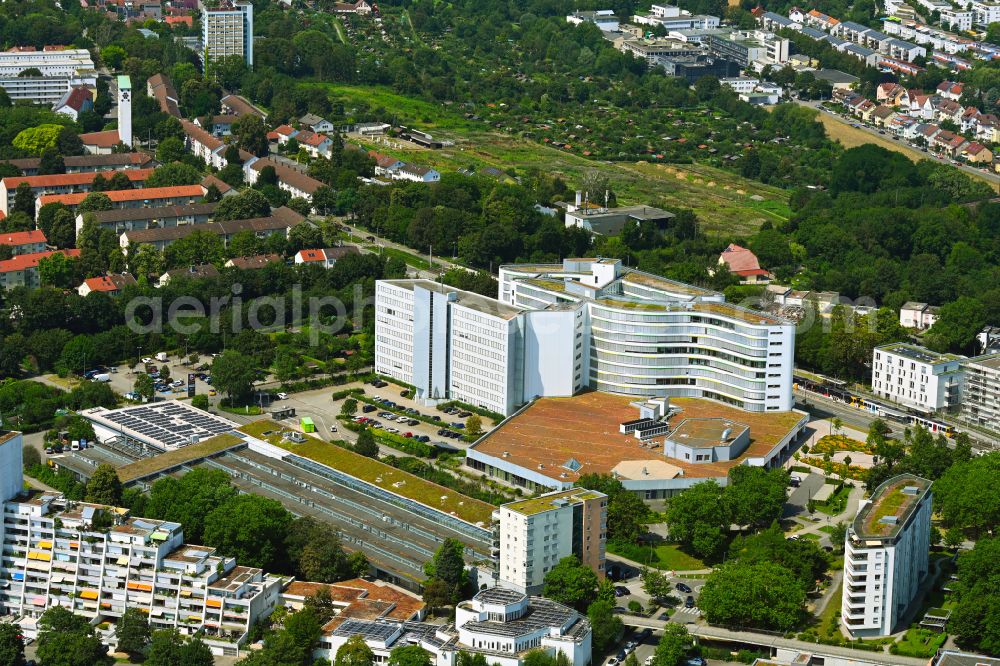 Stuttgart from the bird's eye view: Office and administration buildings of the insurance company Deutsche Rentenversicherung on street Adalbert-Stifter-Strasse in the district Freiberg in Stuttgart in the state Baden-Wuerttemberg, Germany