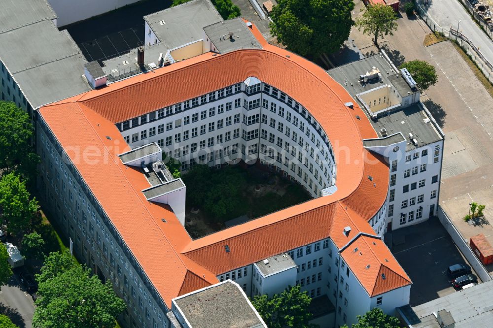 Aerial image Berlin - Office and administration buildings of the insurance company Feuersozietaet Berlin Brandenburg Versicherung Aktiengesellschaft Am Karlsbad in the district Tiergarten in Berlin, Germany