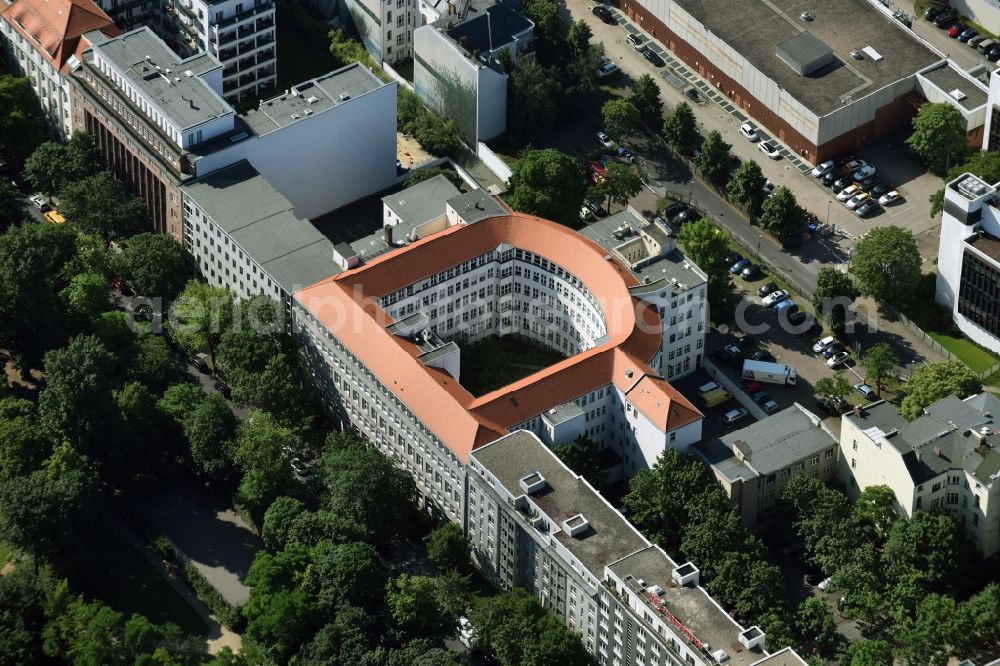 Berlin from above - Office and administration buildings of the insurance company Feuersozietaet Berlin Brandenburg Versicherung AG Am Karlsbad in Berlin