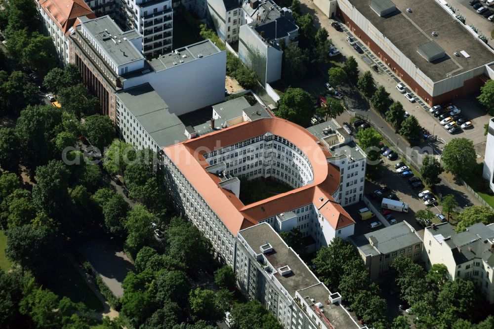 Berlin from the bird's eye view: Office and administration buildings of the insurance company Feuersozietaet Berlin Brandenburg Versicherung AG Am Karlsbad in Berlin