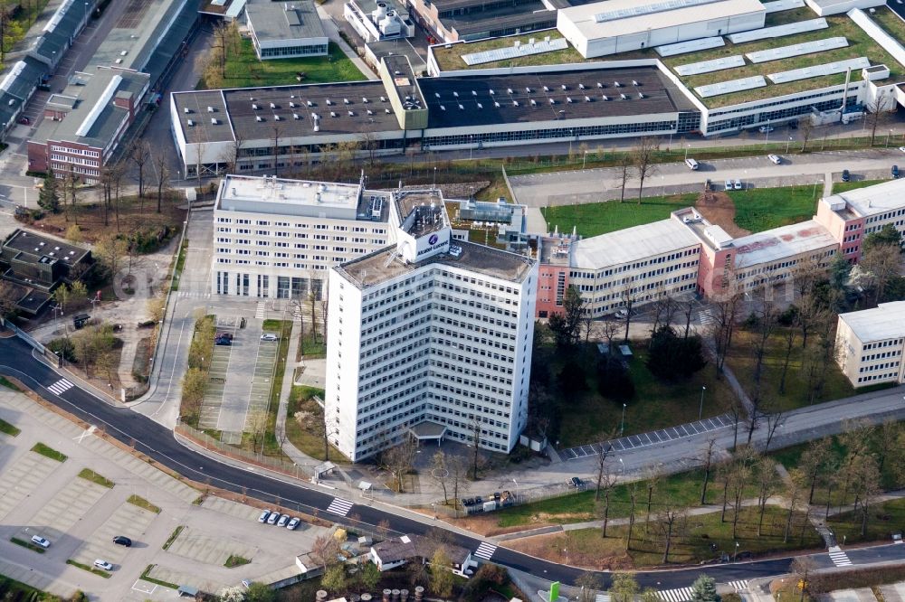 Zuffenhausen from the bird's eye view: Office and administration buildings of the insurance company Nokia Stuttgart and BBK BVU in Zuffenhausen in the state Baden-Wurttemberg, Germany