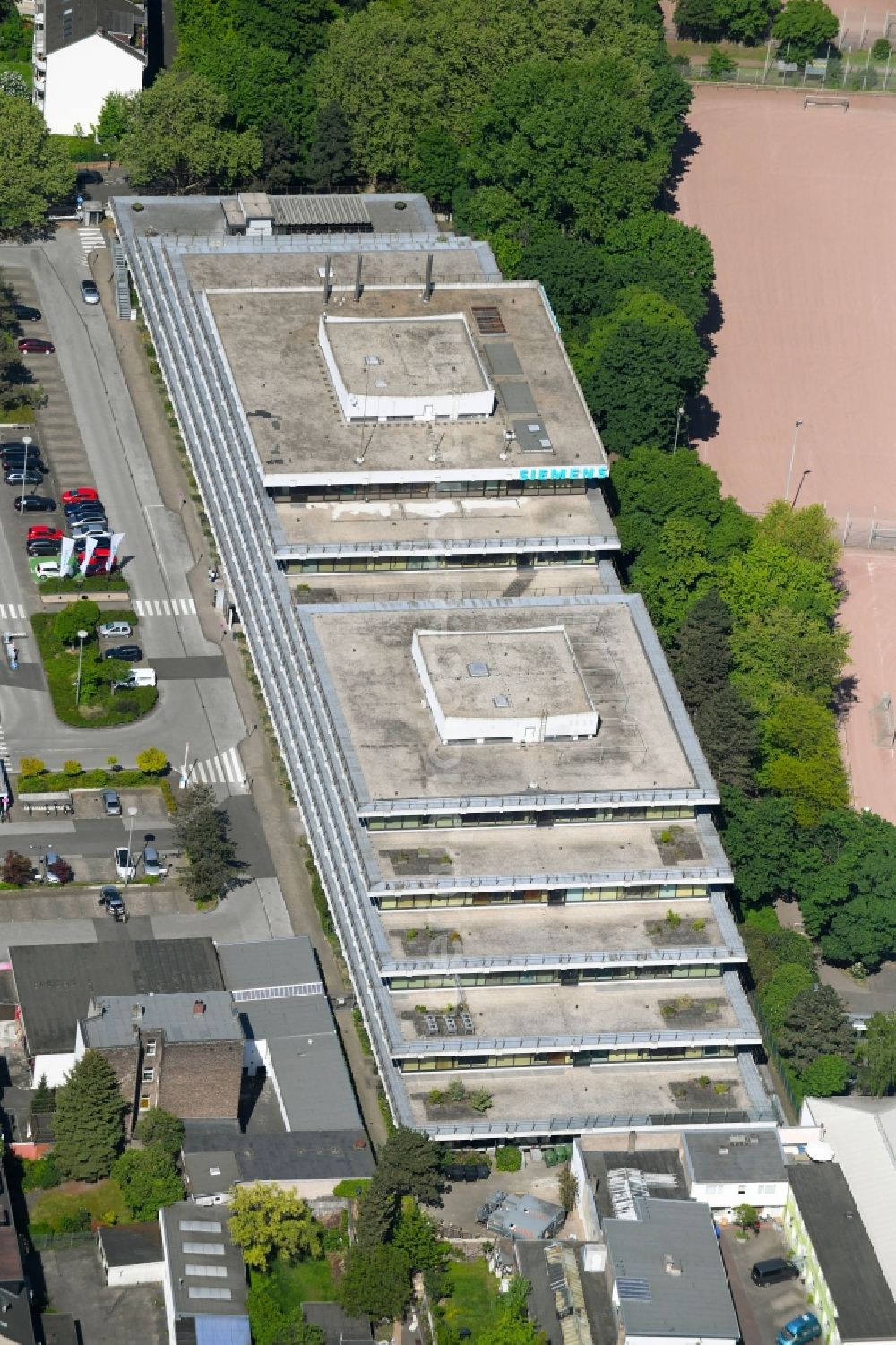 Köln from above - Office and administration buildings of the insurance company of Siemens AG on Franz-Geuer-Strasse in the district Ehrenfeld in Cologne in the state North Rhine-Westphalia, Germany