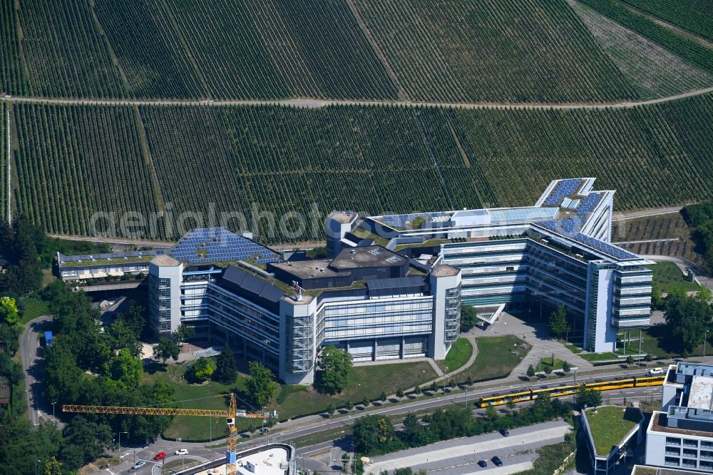 Aerial photograph Stuttgart - Office and administration buildings of the insurance company SV SparkassenVersicherung Stuttgart on Loewentorstrasse in Stuttgart in the state Baden-Wurttemberg, Germany