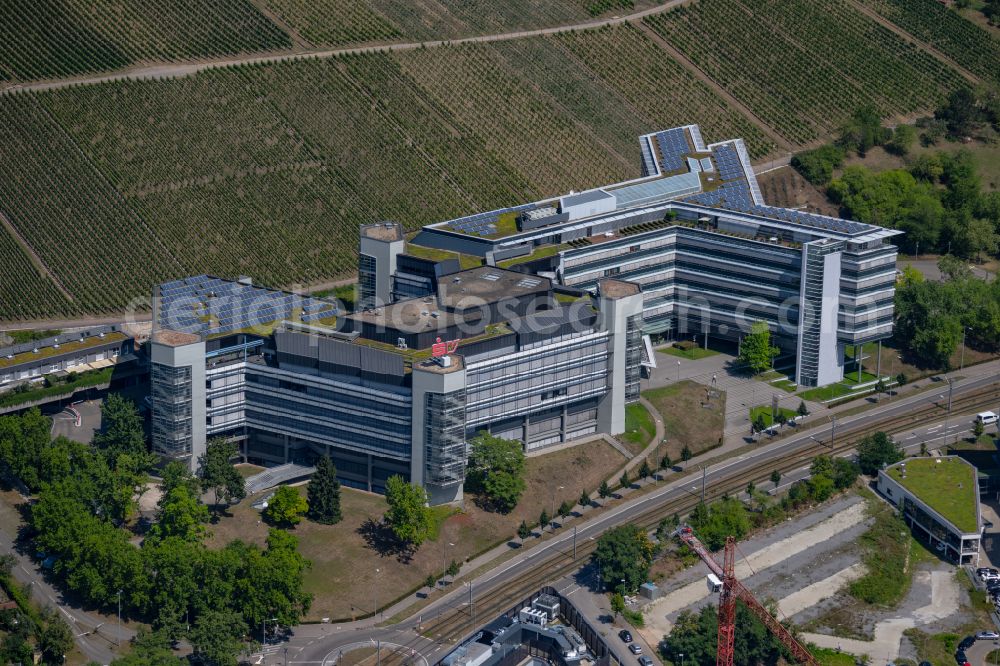 Stuttgart from above - Office and administration buildings of the insurance company SV SparkassenVersicherung Stuttgart on Loewentorstrasse in Stuttgart in the state Baden-Wurttemberg, Germany