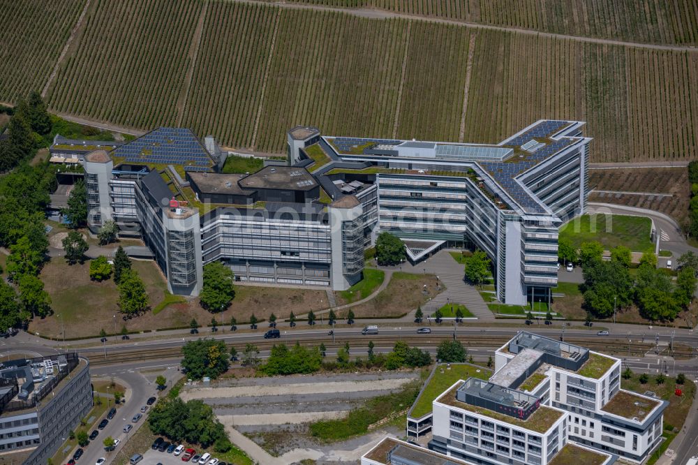 Stuttgart from the bird's eye view: Office and administration buildings of the insurance company SV SparkassenVersicherung Stuttgart on Loewentorstrasse in Stuttgart in the state Baden-Wurttemberg, Germany