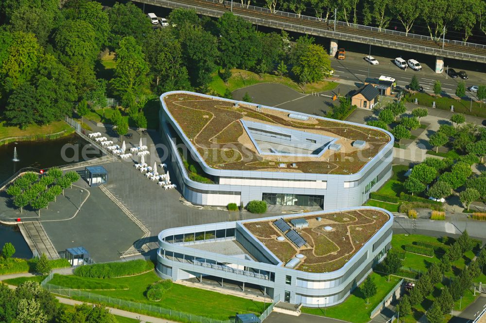 Köln from the bird's eye view: Office and administration building of the insurance company Supplementary Pension Fund of the City of Cologne on the street Parkguertel in the district of Neuehrenfeld in Cologne in the federal state of North Rhine-Westphalia, Germany