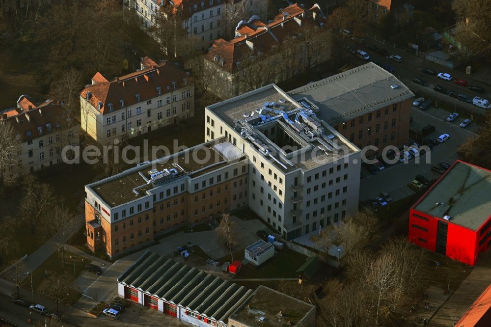 Aerial photograph Berlin - Office and administration building of the housing association and rental apartment provider GESOBAU on Stiftweg in the district Pankow in Berlin, Germany