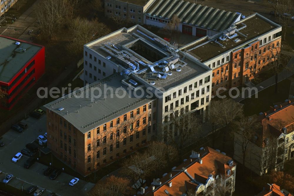 Aerial photograph Berlin - Office and administration building of the housing association and rental apartment provider GESOBAU on Stiftweg in the district Pankow in Berlin, Germany