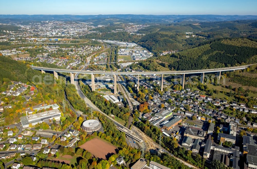 Siegen from above - Routing and lanes in the course of the motorway bridge structure of the BAB A 45 Siegtalbruecke of Sauerlandlinie in Siegen at Siegerland in the state North Rhine-Westphalia, Germany