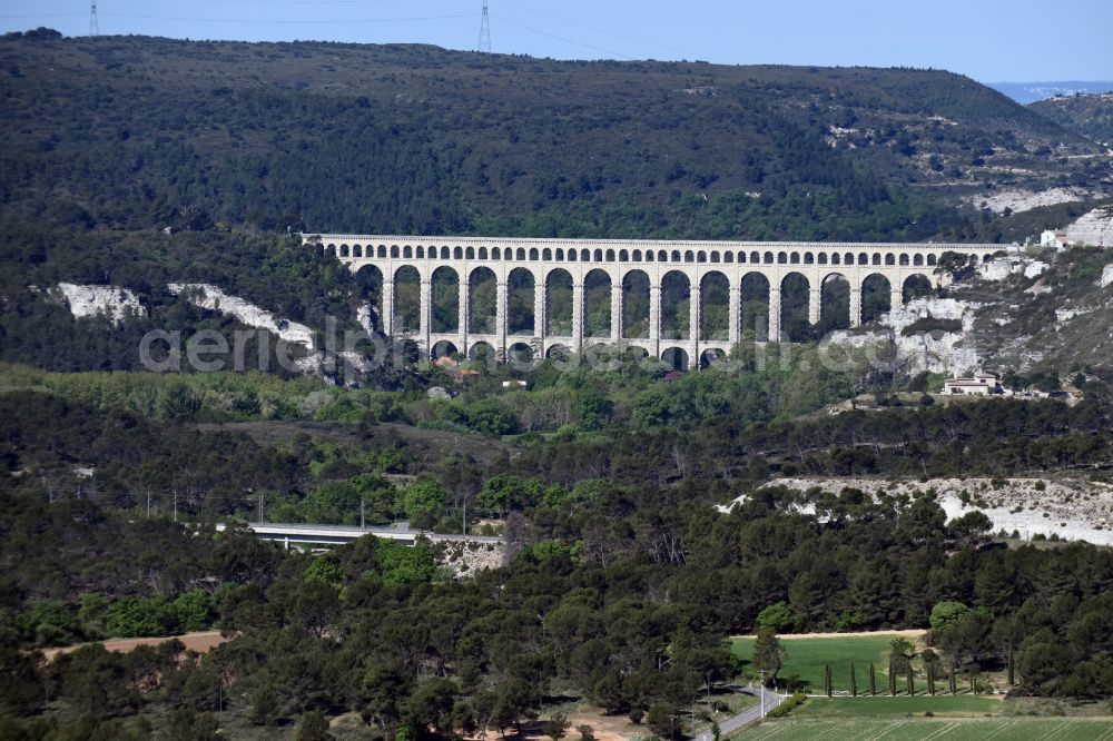 Aerial image Aix-en-Provence - Viaduct of the railway bridge structure to route the railway tracks in Aix-en-Provence in Provence-Alpes-Cote d'Azur, France