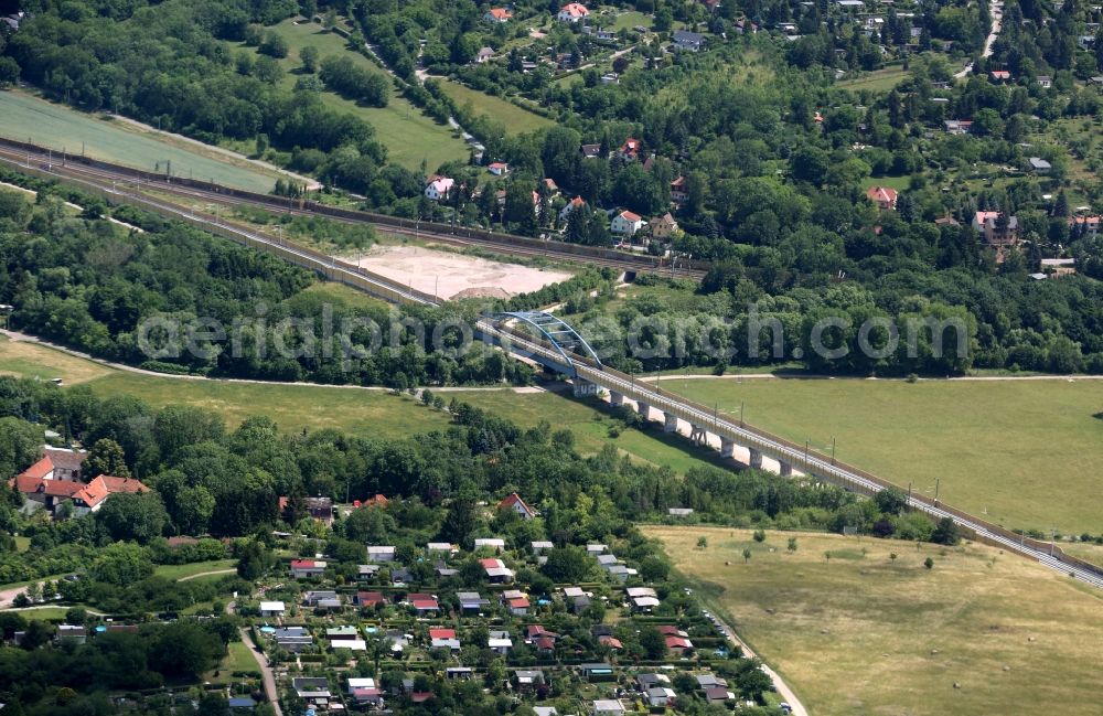 Aerial image Erfurt - Viaduct of the railway bridge structure to route the railway tracks in Bischleben-Stedten in the state of Thuringia