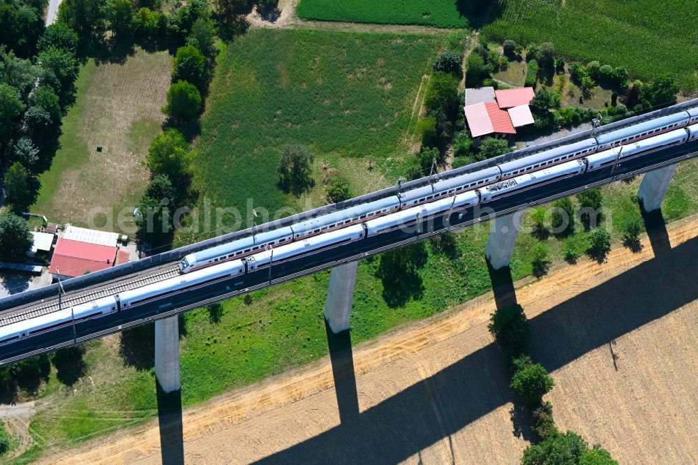 Bretten from the bird's eye view: Viaduct of the railway bridge structure to route the railway tracks on street An der Talbruecke in Bretten in the state Baden-Wuerttemberg, Germany