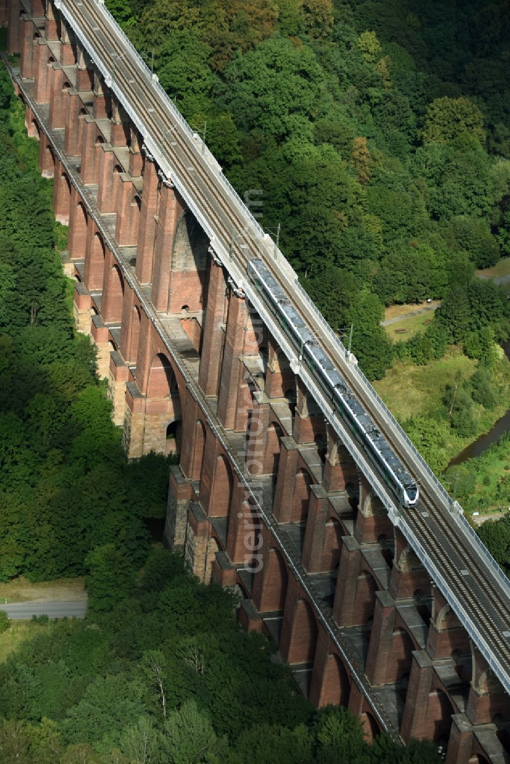 Aerial photograph Netzschkau - Viaduct of the railway bridge structure to route the railway tracks in Netzschkau in the state Saxony, Germany