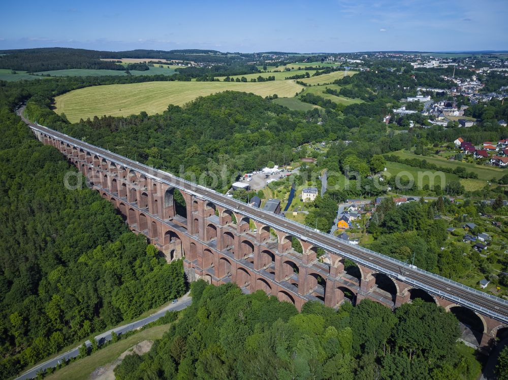 Aerial photograph Netzschkau - Viaduct of the railway bridge structure to route the railway tracks in Netzschkau in the state Saxony, Germany