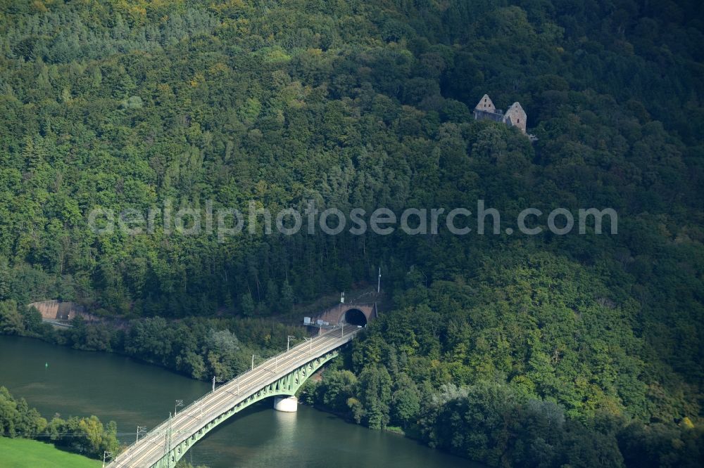 Neuendorf from the bird's eye view: Viaduct of the railway bridge structure to route the railway tracks in Neuendorf in the state Bavaria