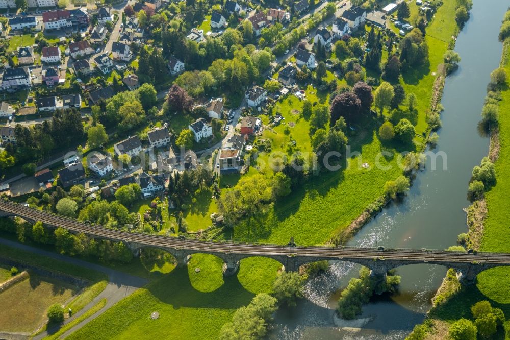 Aerial photograph Witten - Viaduct of the railway bridge structure to route the railway tracks in the district Bommern in Witten in the state North Rhine-Westphalia, Germany