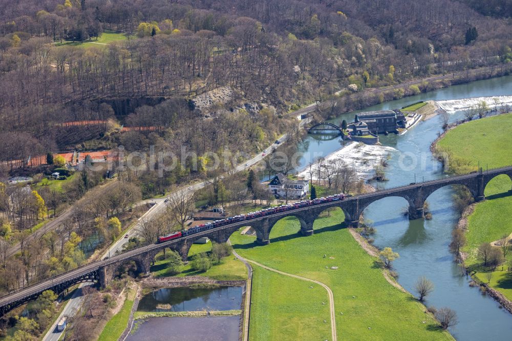 Witten from above - Viaduct of the railway bridge structure to route the railway tracks in the district Bommern in Witten in the state North Rhine-Westphalia, Germany