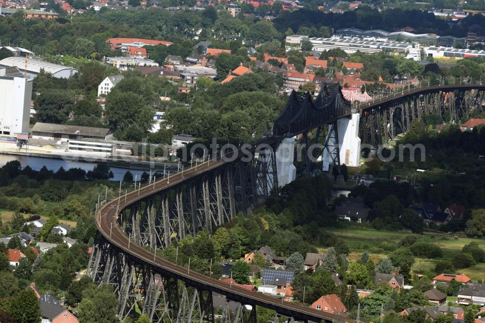 Aerial photograph Osterrönfeld - Viaduct of the railway bridge structure to route the railway tracks in Osterroenfeld in the state Schleswig-Holstein