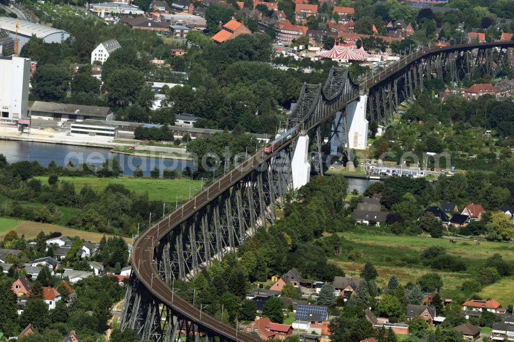 Aerial photograph Osterrönfeld - Viaduct of the railway bridge structure to route the railway tracks in Osterroenfeld in the state Schleswig-Holstein