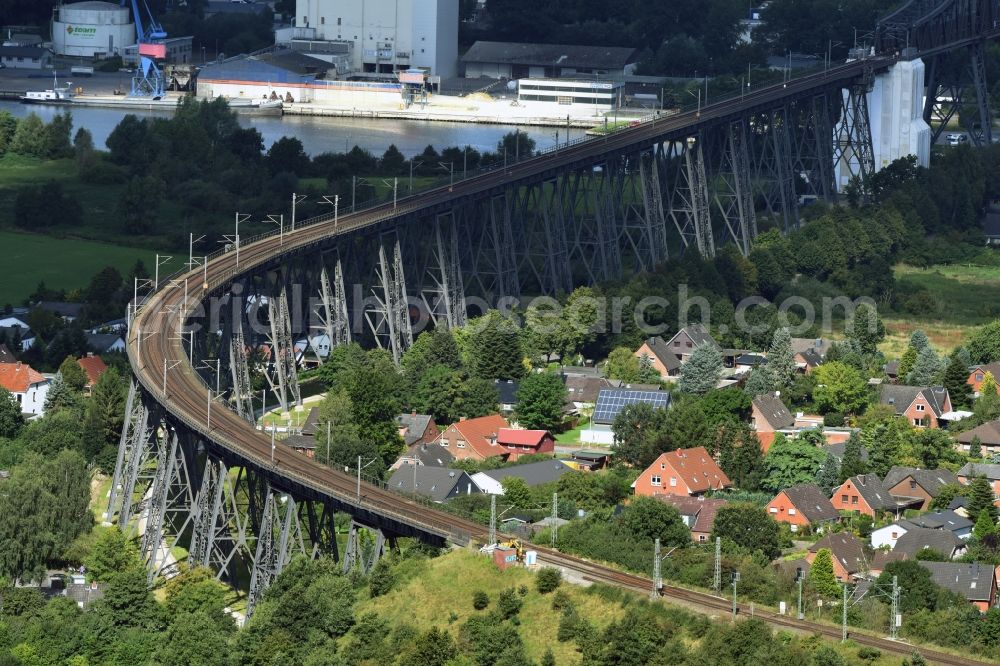 Aerial photograph Osterrönfeld - Viaduct of the railway bridge structure to route the railway tracks in Osterroenfeld in the state Schleswig-Holstein