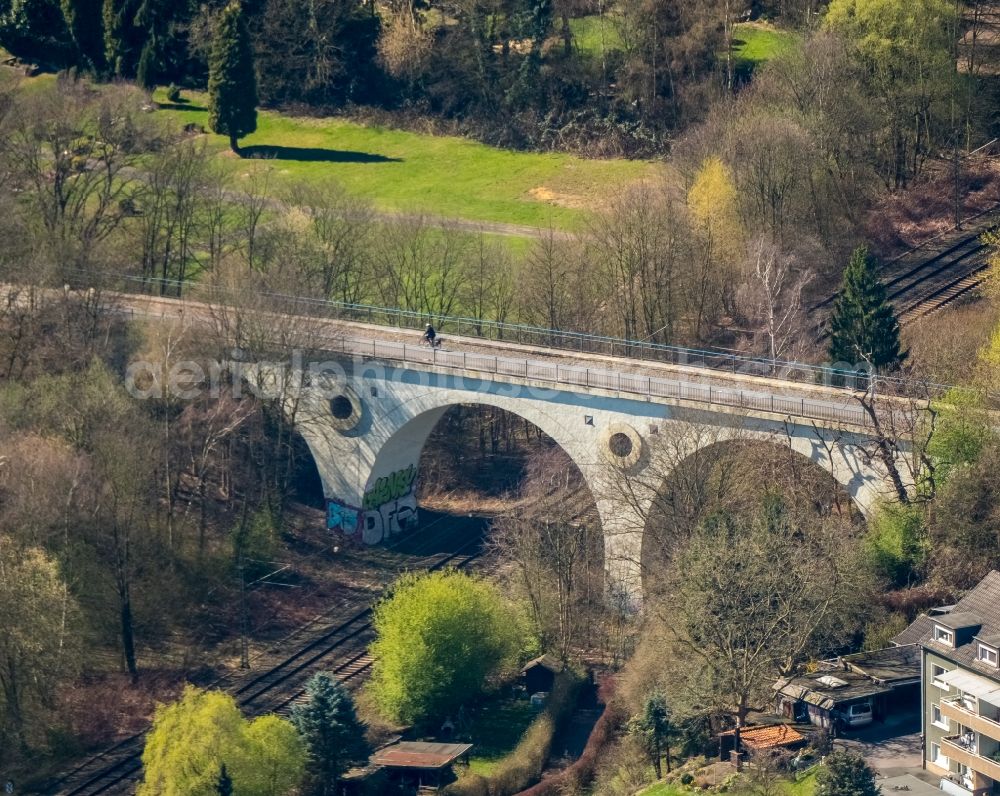 Witten from the bird's eye view: Viaduct of the railway bridge structure to route the railway tracks in Witten in the state North Rhine-Westphalia