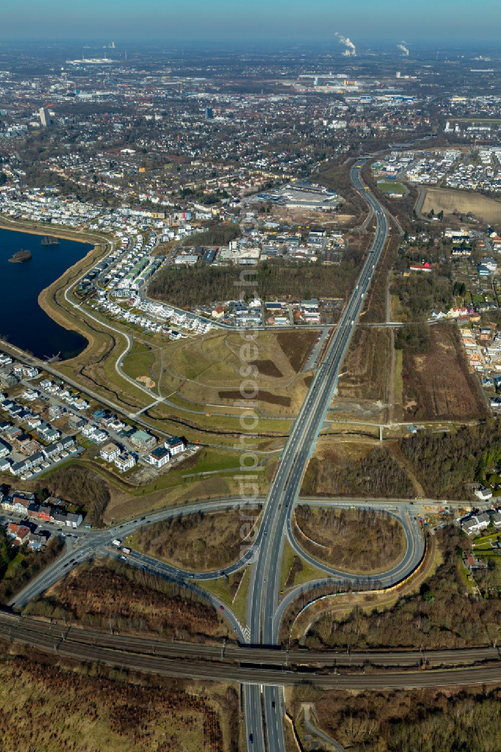 Aerial image Dortmund - Viaduct of the expressway - federal highway 236 exit Schuerufer Strasse in the district Hoerde in Dortmund in the Ruhr area in the state North Rhine-Westphalia, Germany