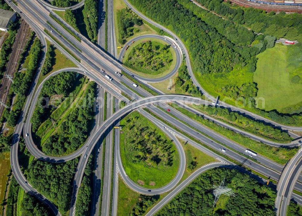 Dortmund from above - Viaduct of the expressway 236 Brackeler Strasse in the district Scharnhorst in Dortmund in the state North Rhine-Westphalia, Germany