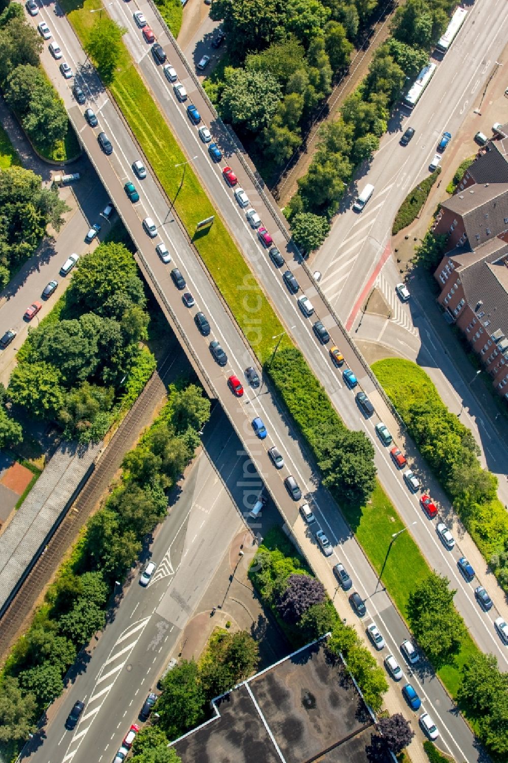 Gladbeck from above - Viaduct of the expressway in the x-shaped intersection in Gladbeck in North Rhine-Westphalia