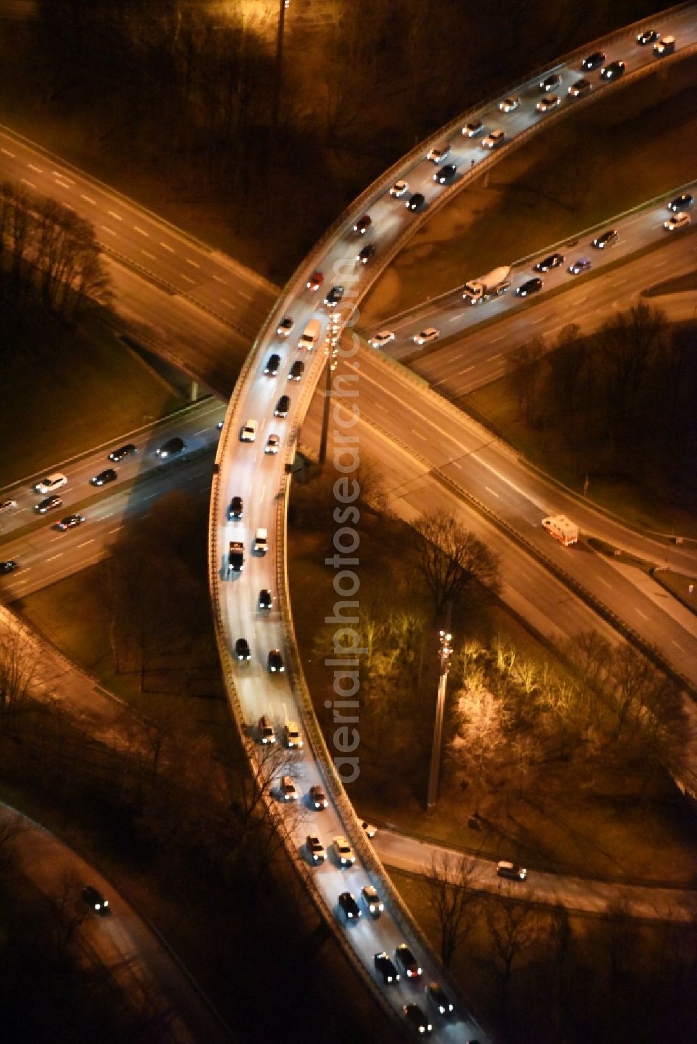 Aerial photograph München - Night aerial view from the traffic on the viaduct of the expressway at the Georg-Brauchle-Ring in Munich in Bavaria