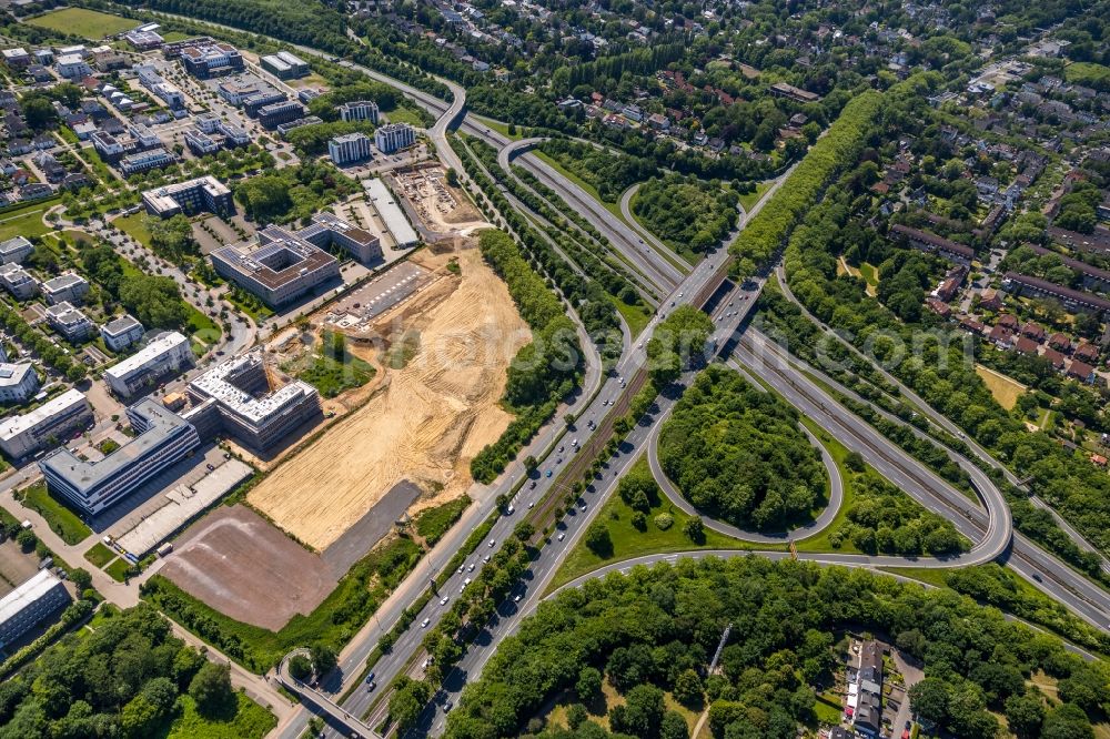 Dortmund from above - Viaduct of the expressway Stadtkerne Ost in Dortmund in the state North Rhine-Westphalia, Germany