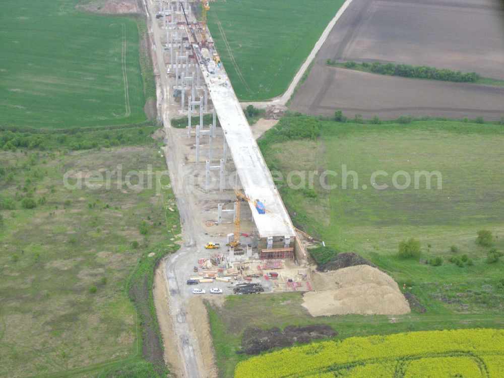 Aerial photograph Alberstedt - Alberstedt mit Blick auf die Viaduktbaustelle der Firma OEVERMANN bei 06279 Alberstedt in Sachsen-Anhalt