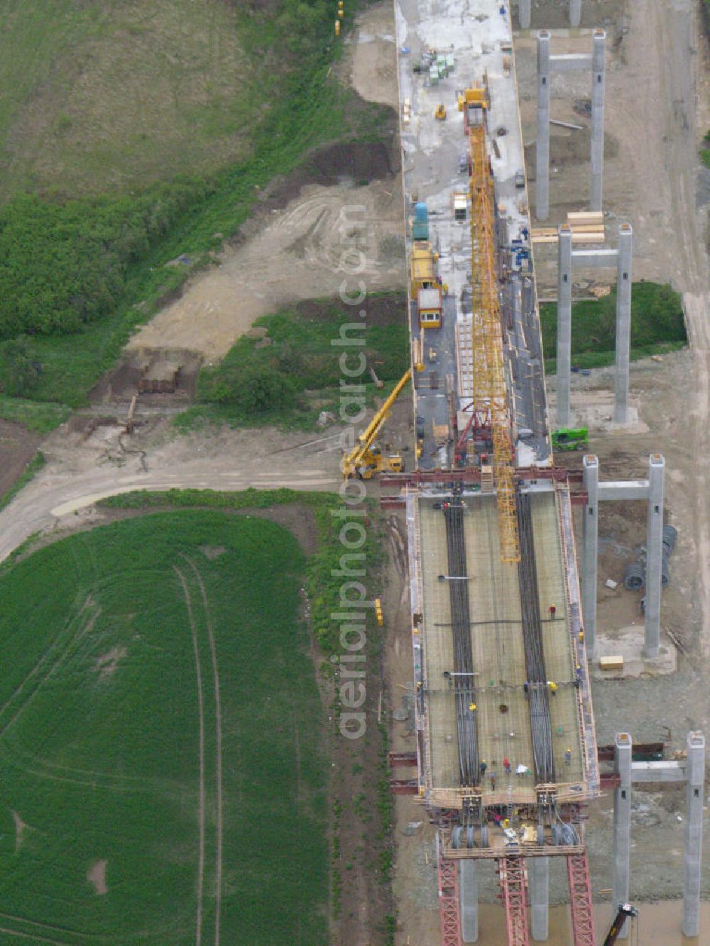 Aerial photograph Alberstedt - Alberstedt mit Blick auf die Viaduktbaustelle der Firma OEVERMANN bei 06279 Alberstedt in Sachsen-Anhalt