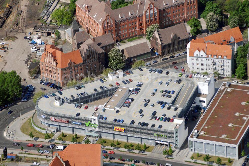 Berlin from the bird's eye view: Einkaufszentrum Victoria Center am Ostkreuz Marktstr. 6, 10317 Berlin-Lichtenberg. Betreibergesellschaft: Joos & Joos Liegenschafts- und Projektentwicklungsgesellschaft mbH & Co. KG Frankfurt Hainer Weg 50, 60599 Frankfurt / Main Tel. 069 66 05 56-0, Fax 069 66 05 56-0, E-Mail: kontakt@joos-liegenschaftsverwaltung.de