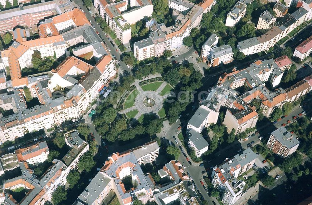 Aerial photograph Berlin - Wilmersdorf - Viktoria-Luise-Platz in Berlin-Wilmersdorf.