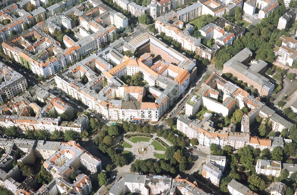 Berlin - Wilmersdorf from above - Viktoria-Luise-Platz in Berlin-Wilmersdorf.