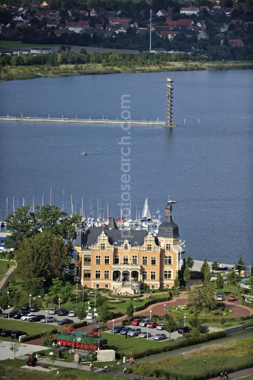 Aerial image Bitterfeld - Blick auf die Villa am Bernsteinsee. View of the villa Bernsteinsee.