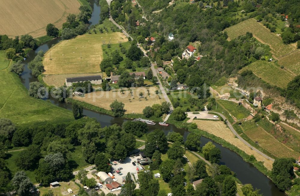 Aerial photograph Naumburg (Saale) - Luxury residential villa of single-family settlement at the winery buildings on Bluetengrund in the district Grossjena in Naumburg (Saale) in the state Saxony-Anhalt, Germany