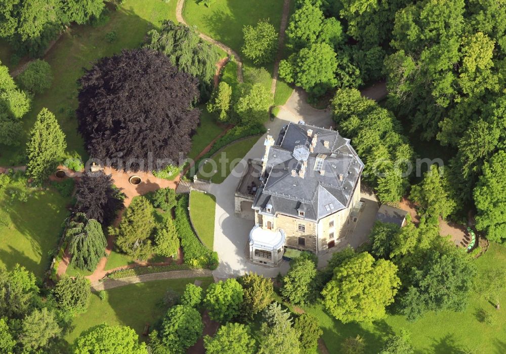 Weimar from the bird's eye view: In Ilmpark of Weimar in Thuringia, there are a variety of sites . The Park on the Ilm are the villa Haar. The sandstone mansion in neo-Renaissance style was designed by architect Otto Muenkert