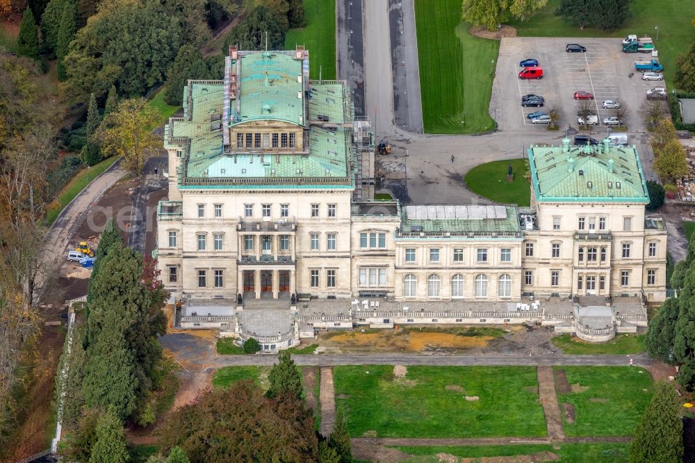 Essen from the bird's eye view: View of the Villa Huegel in the district of Essen Bredeney. It was built in 1873 by Alfred Krupp and is the former residence of the family Krupp