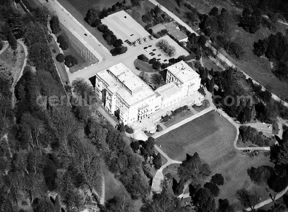 Aerial photograph Essen - View of the Villa Huegel in the district of Essen Bredeney. It was built in 1873 by Alfred Krupp and is the former residence of the family Krupp