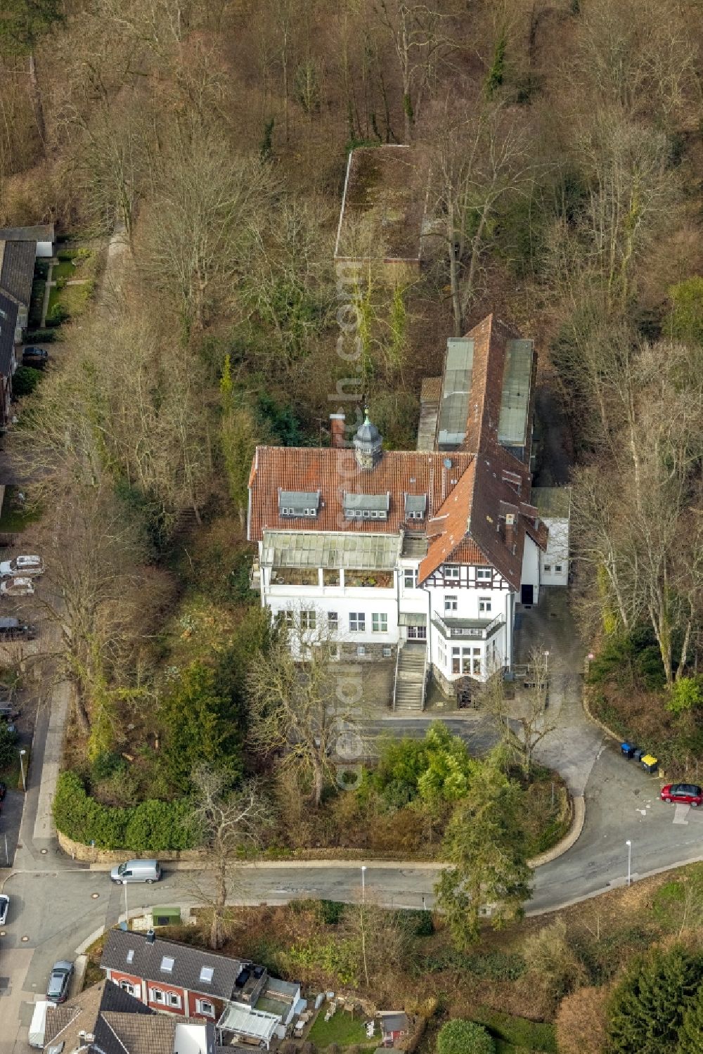 Aerial image Essen - Residential villa of single-family settlement Ruhnau-Haus in the district Kettwig in Essen at Ruhrgebiet in the state North Rhine-Westphalia, Germany