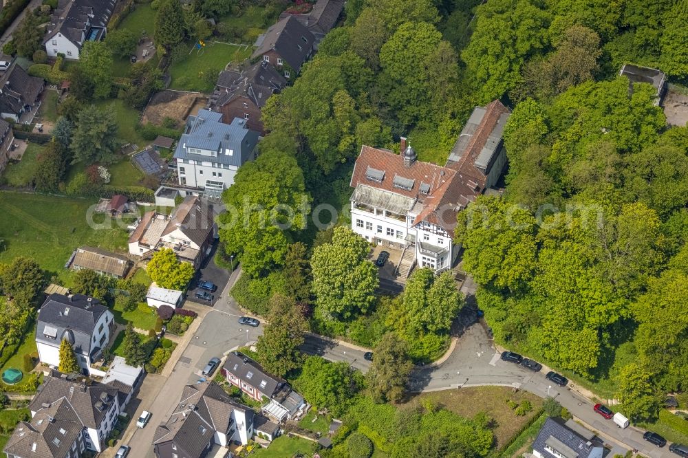 Essen from above - Residential villa of single-family settlement Ruhnau-Haus in the district Kettwig in Essen at Ruhrgebiet in the state North Rhine-Westphalia, Germany