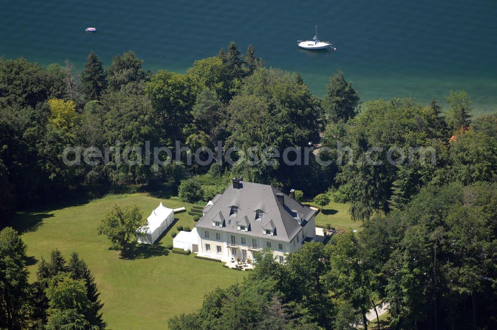 Münsing from the bird's eye view: Blick auf Villa am Starnberger See in der Seeleitn.