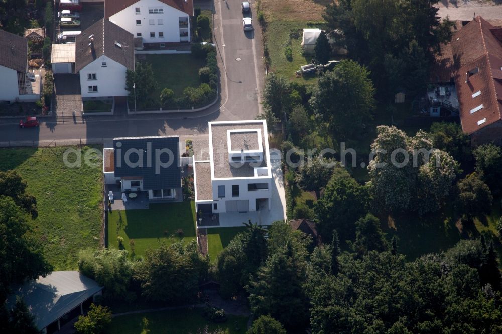 Kandel from the bird's eye view: Luxury villa in residential area of single-family settlement in of Eichendorffstrasse in Kandel in the state Rhineland-Palatinate, Germany