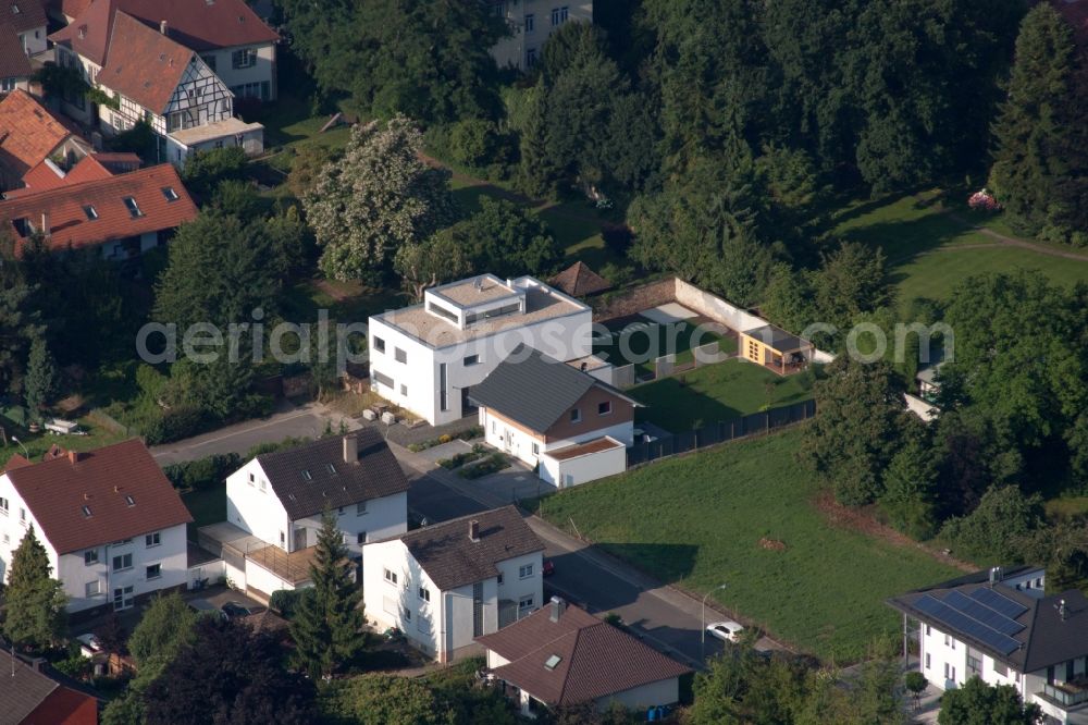 Aerial photograph Kandel - Luxury villa in residential area of single-family settlement in of Eichendorffstrasse in Kandel in the state Rhineland-Palatinate, Germany